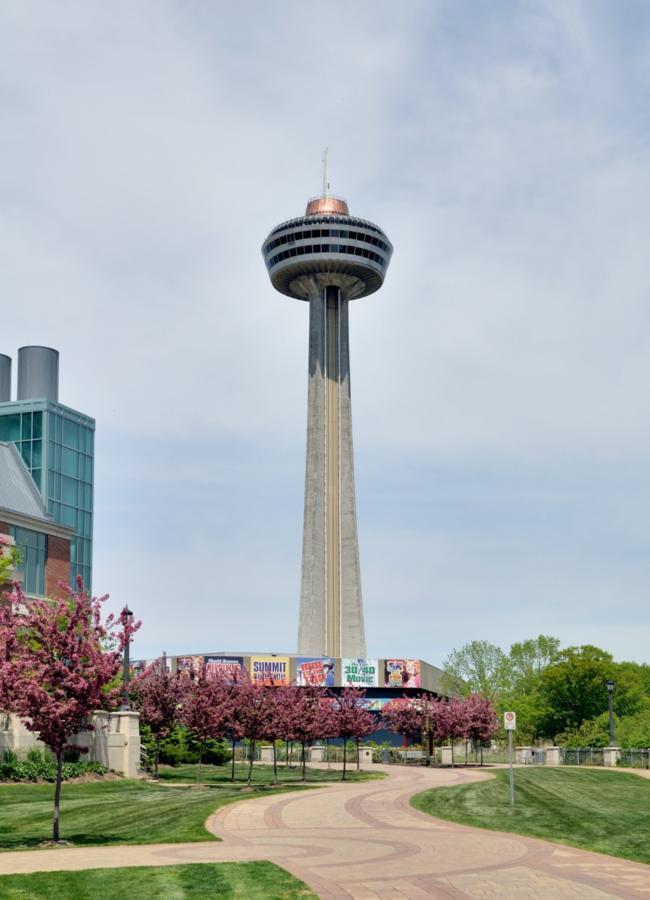 Ramada By Wyndham Niagara Falls/Fallsview Exterior photo