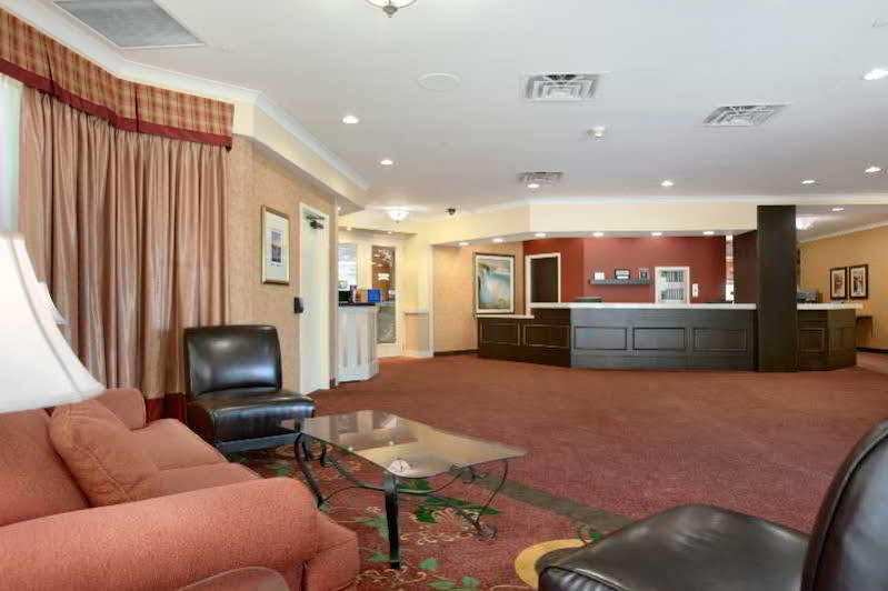 Ramada By Wyndham Niagara Falls/Fallsview Exterior photo